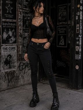Frame Denim Le Skinny Jeanne Black Distressed Jeans Size 28